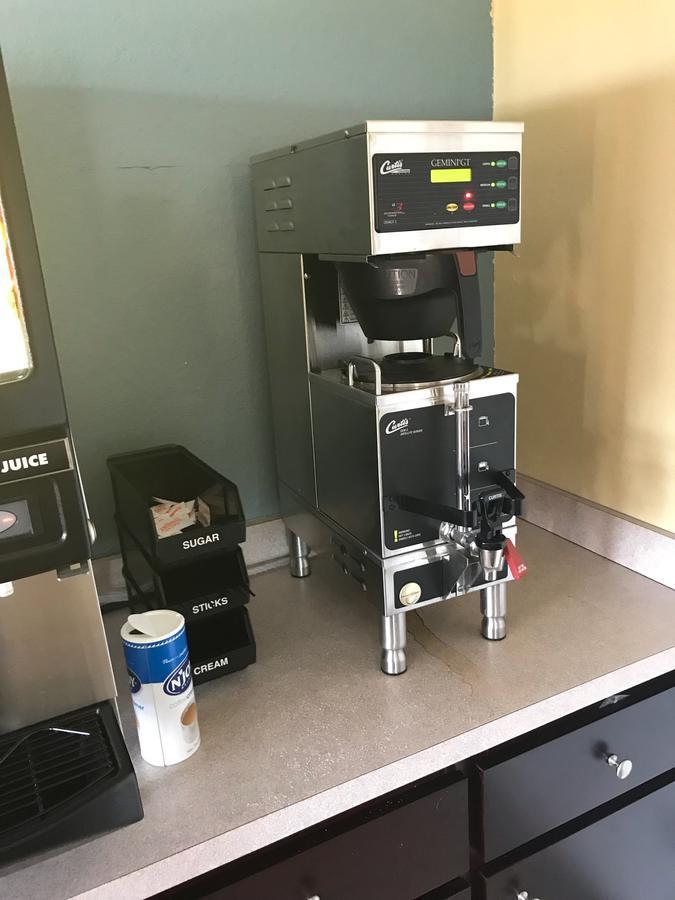 Regency Suites Iah Beltway 8 Houston Esterno foto