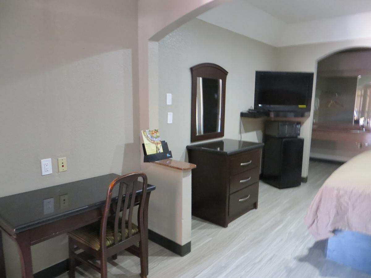 Regency Suites Iah Beltway 8 Houston Esterno foto