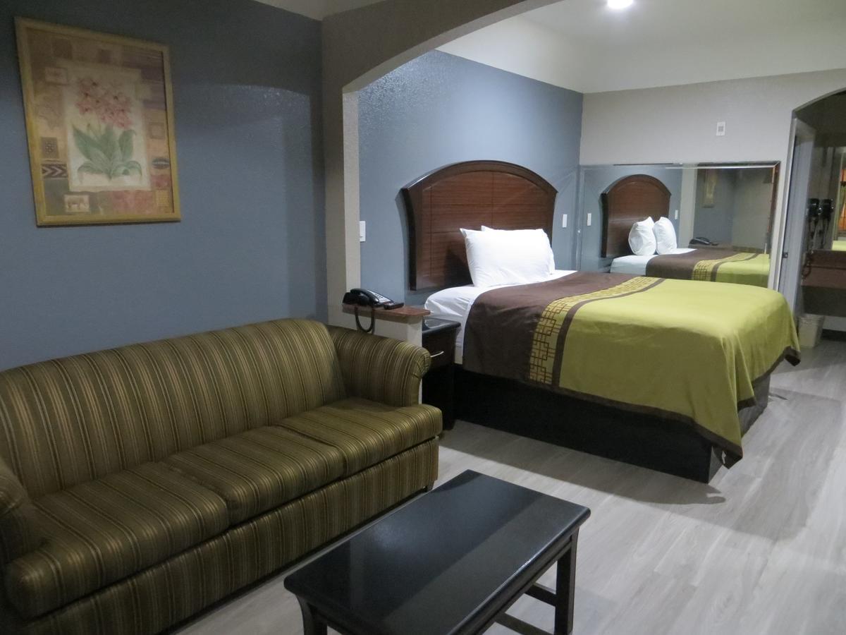 Regency Suites Iah Beltway 8 Houston Esterno foto