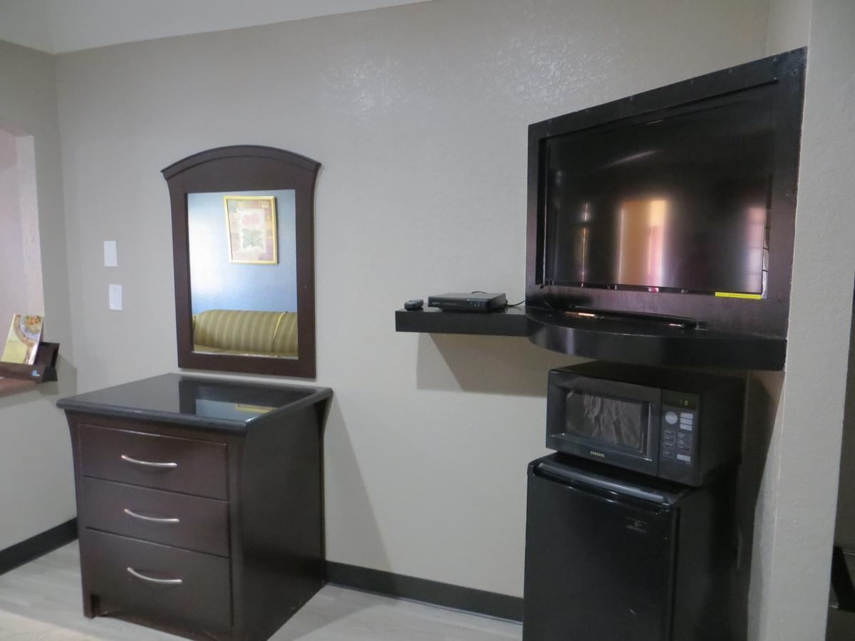 Regency Suites Iah Beltway 8 Houston Esterno foto