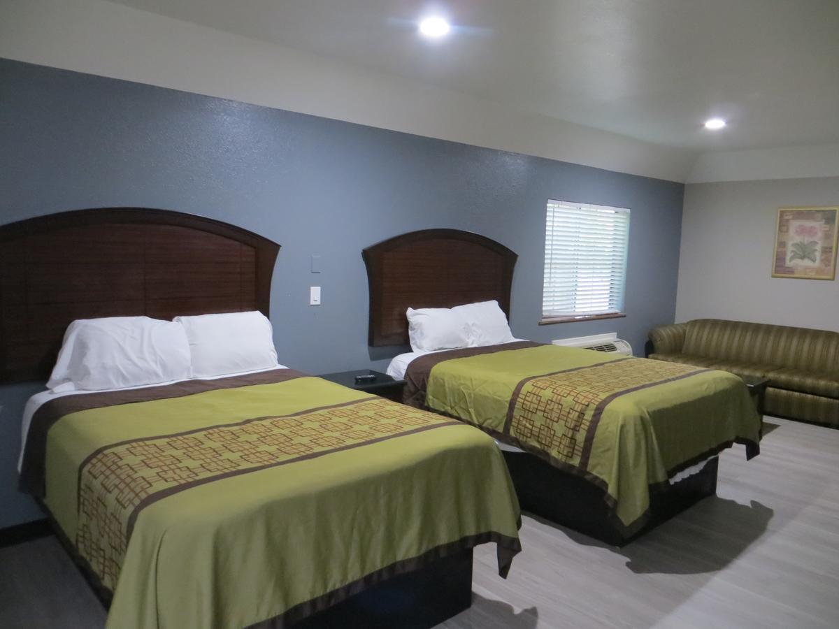 Regency Suites Iah Beltway 8 Houston Esterno foto